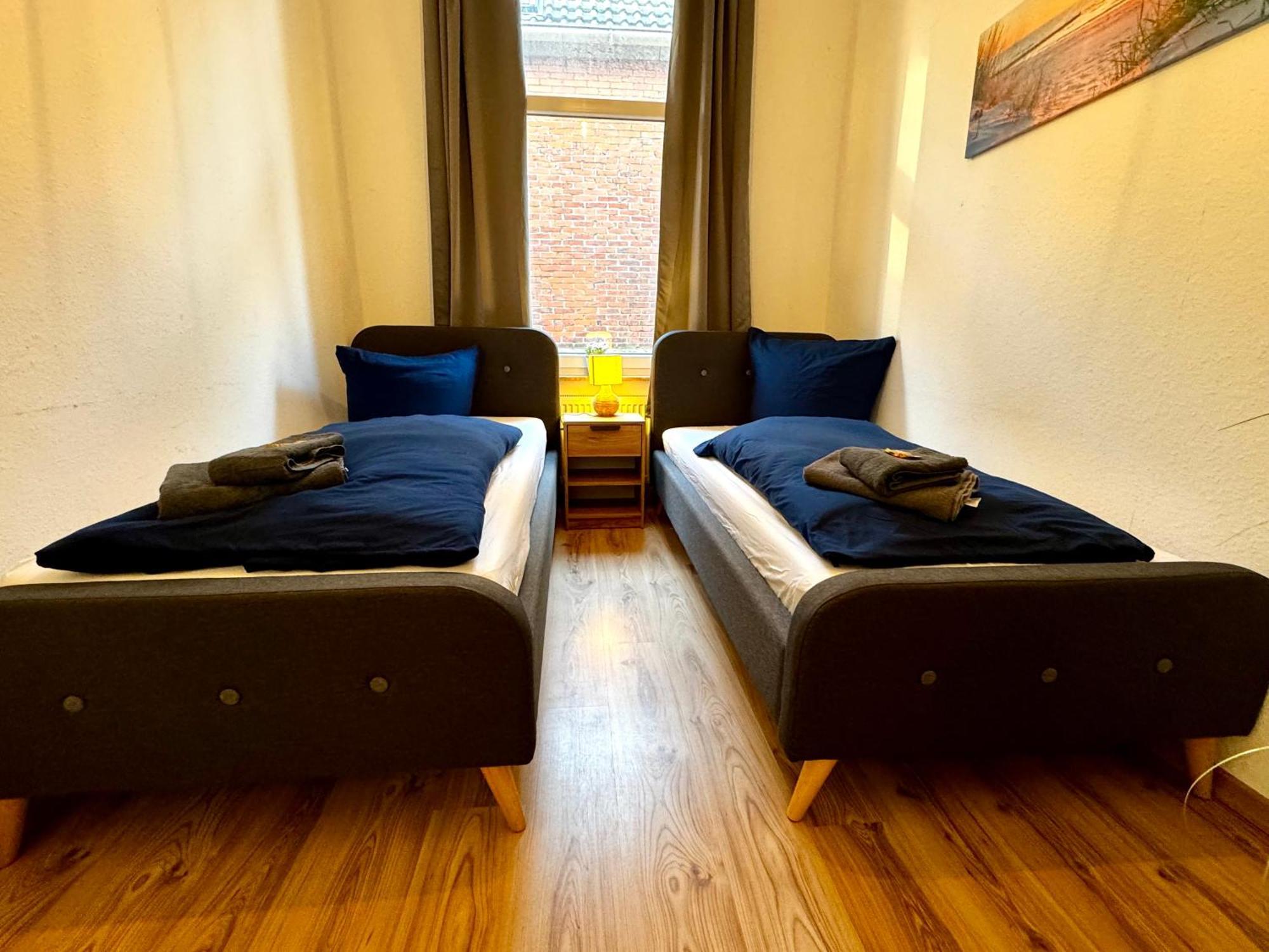 Apartment Charmante Altbauwohnung An Der Kesselschleuse 2 Emden